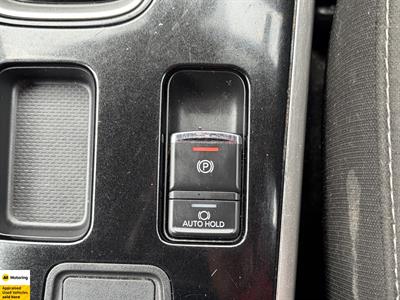 2022 Mitsubishi Outlander - Thumbnail