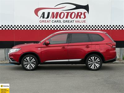 2022 Mitsubishi Outlander - Thumbnail