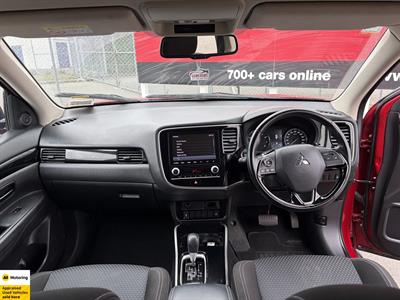 2022 Mitsubishi Outlander - Thumbnail