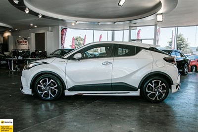 2018 Toyota C-HR - Thumbnail
