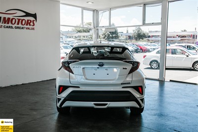 2018 Toyota C-HR - Thumbnail