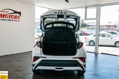 2018 Toyota C-HR - Thumbnail