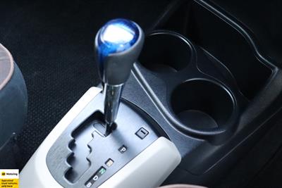 2013 Toyota Aqua - Thumbnail