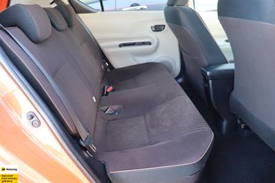 2013 Toyota Aqua - Thumbnail