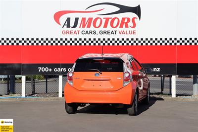 2013 Toyota Aqua - Thumbnail