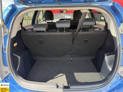 2014 Toyota Aqua - Thumbnail