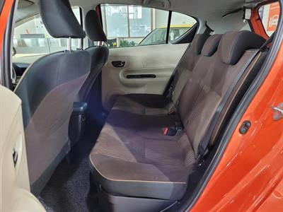 2012 Toyota Aqua - Thumbnail