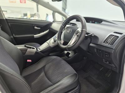 2013 Toyota Prius - Thumbnail