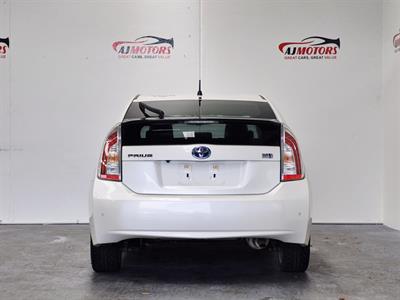 2013 Toyota Prius - Thumbnail