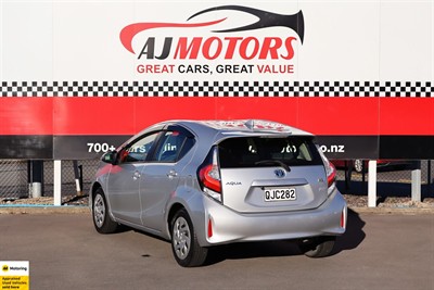 2017 Toyota Aqua - Thumbnail