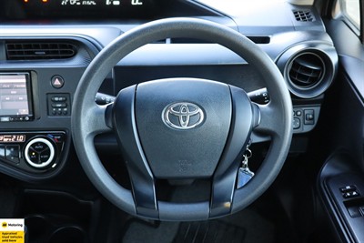 2017 Toyota Aqua - Thumbnail
