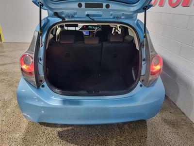 2013 Toyota Aqua - Thumbnail