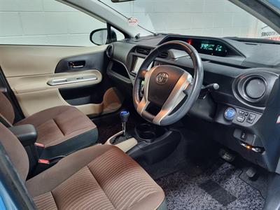 2013 Toyota Aqua - Thumbnail