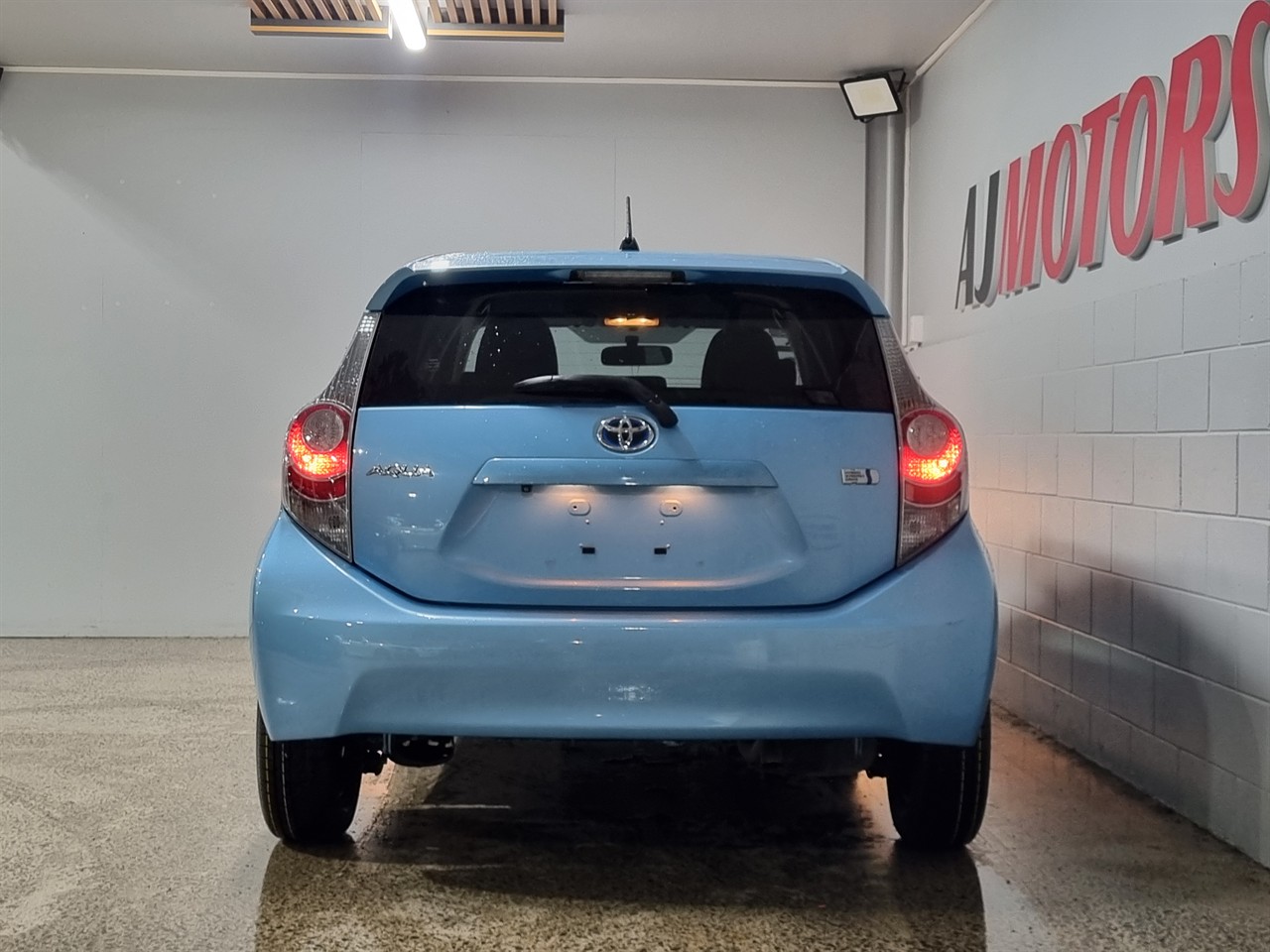 2013 Toyota Aqua