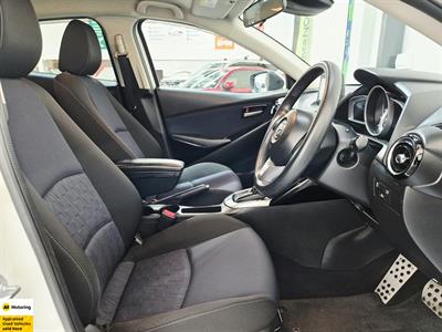 2015 Mazda Demio - Thumbnail