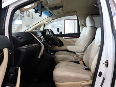 2016 Toyota Alphard - Thumbnail