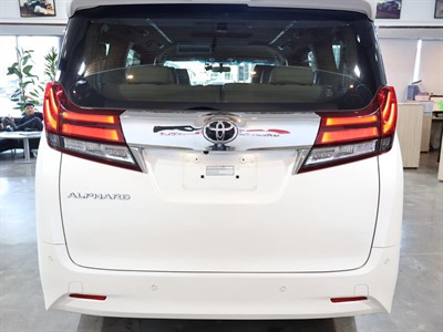 2016 Toyota Alphard - Thumbnail