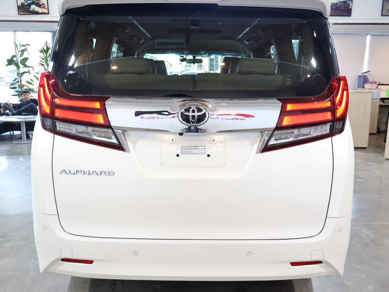 2016 Toyota Alphard