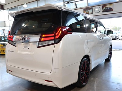2016 Toyota Alphard - Thumbnail