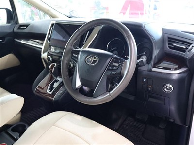 2016 Toyota Alphard - Thumbnail