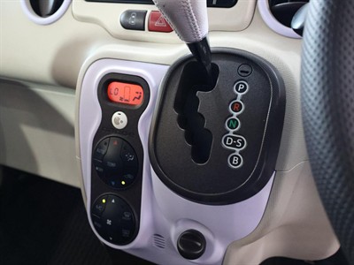 2013 Toyota Spade - Thumbnail