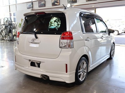 2013 Toyota Spade - Thumbnail