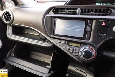 2013 Toyota Aqua - Thumbnail