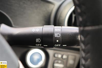 2013 Toyota Aqua - Thumbnail