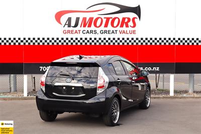 2013 Toyota Aqua - Thumbnail