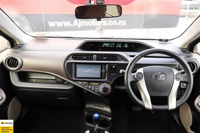 2013 Toyota Aqua - Thumbnail