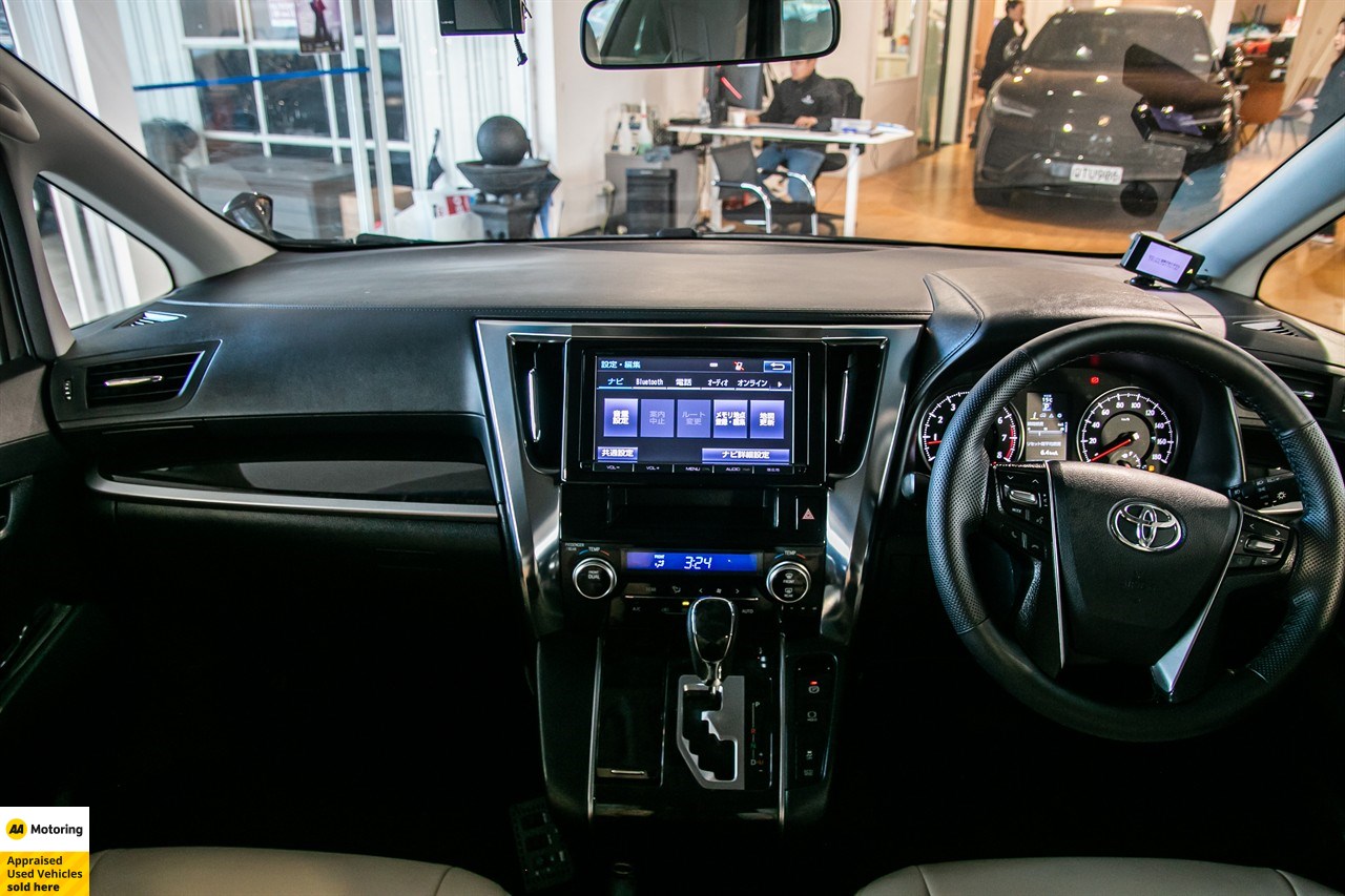 2015 Toyota Vellfire