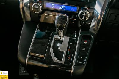 2015 Toyota Vellfire - Thumbnail