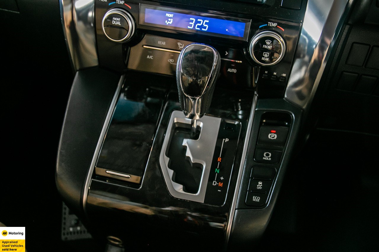 2015 Toyota Vellfire