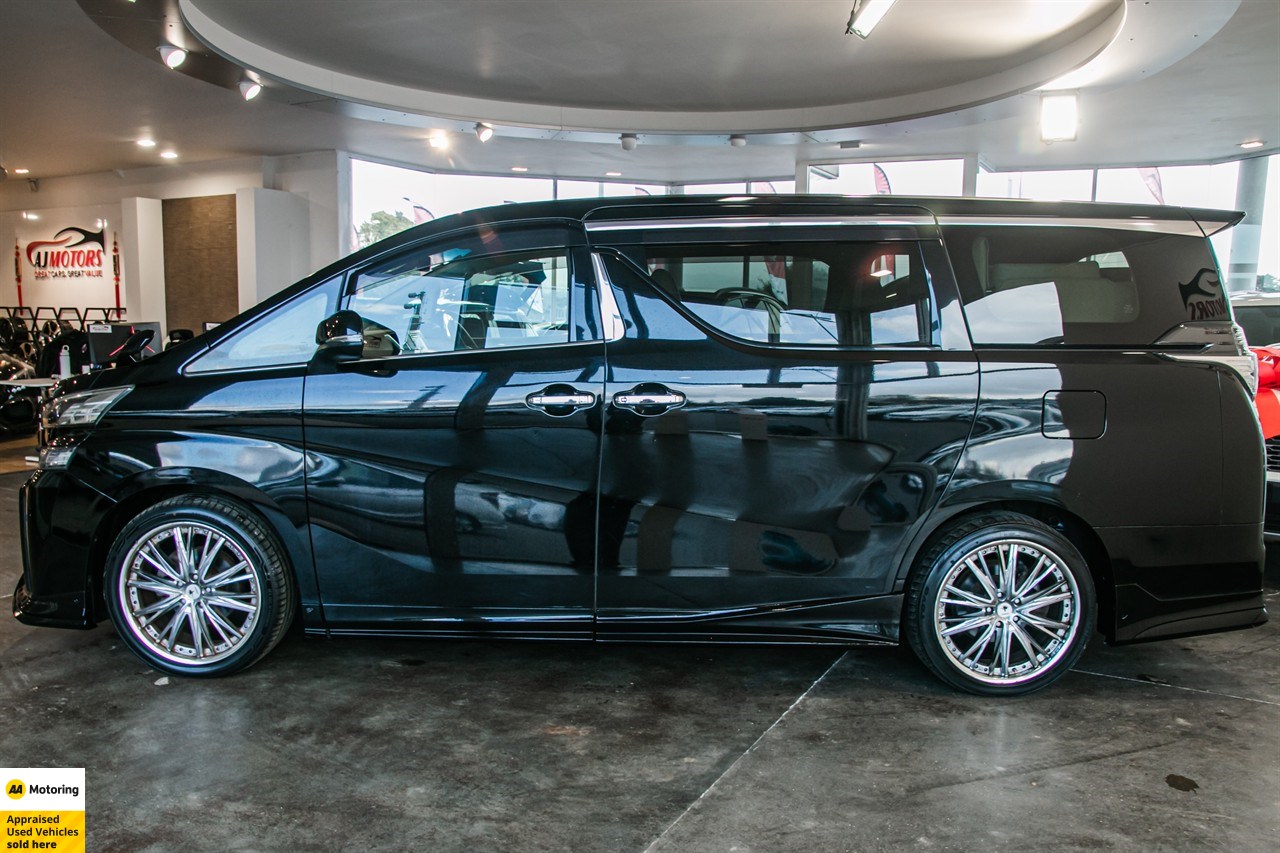 2015 Toyota Vellfire