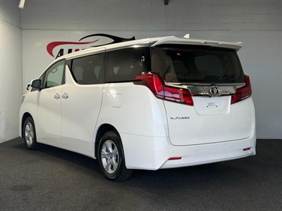 2023 Toyota Alphard - Thumbnail