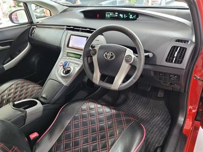 2013 Toyota Prius - Thumbnail
