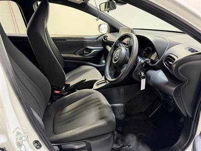 2020 Toyota Yaris - Thumbnail