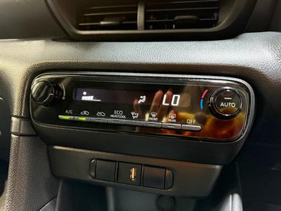 2020 Toyota Yaris - Thumbnail