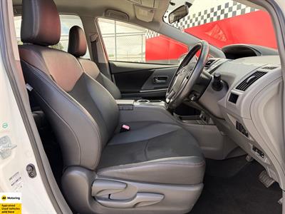 2014 Toyota Prius - Thumbnail