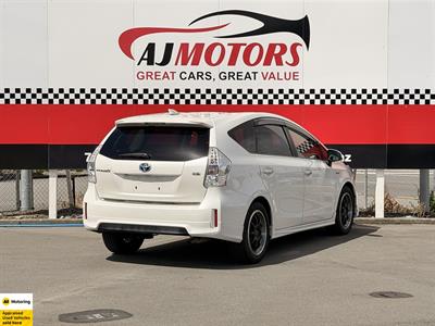2014 Toyota Prius - Thumbnail