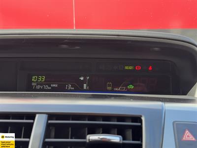 2014 Toyota Prius - Thumbnail