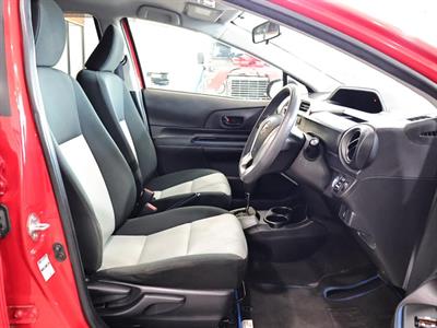 2013 Toyota Aqua - Thumbnail