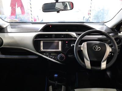2013 Toyota Aqua - Thumbnail
