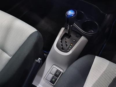 2013 Toyota Aqua - Thumbnail