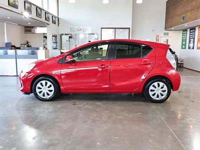 2013 Toyota Aqua - Thumbnail