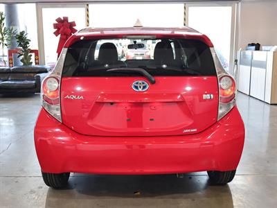 2013 Toyota Aqua - Thumbnail