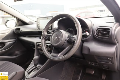 2021 Toyota Yaris - Thumbnail