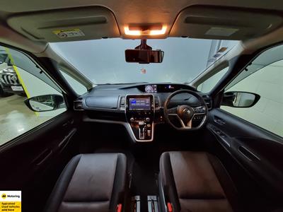 2018 Nissan Serena - Thumbnail