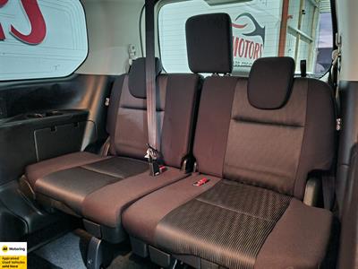 2018 Nissan Serena - Thumbnail
