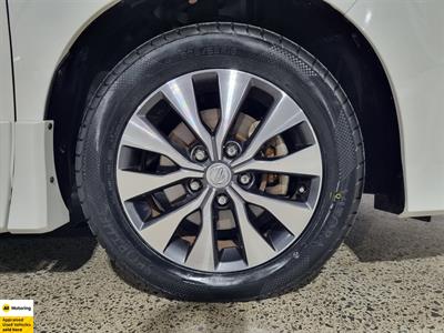 2018 Nissan Serena - Thumbnail